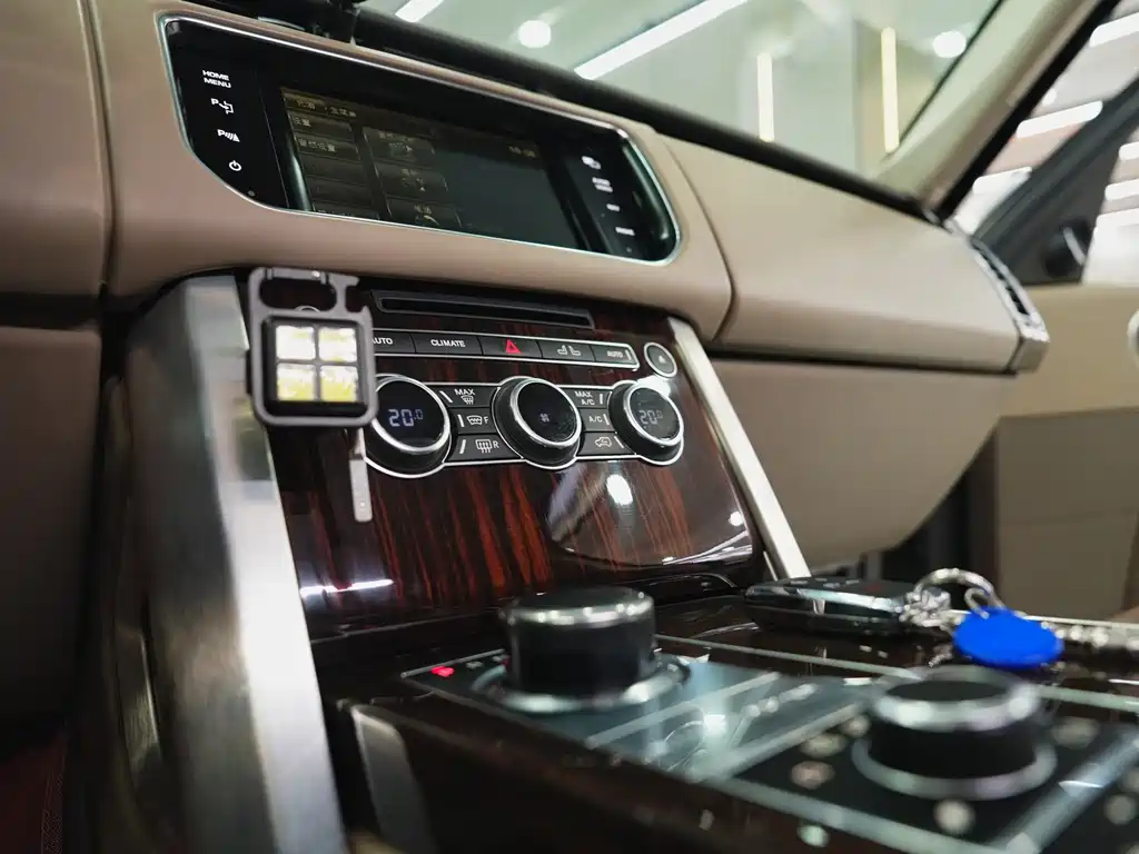 Land Rover Range Rover 2015 — фото 15