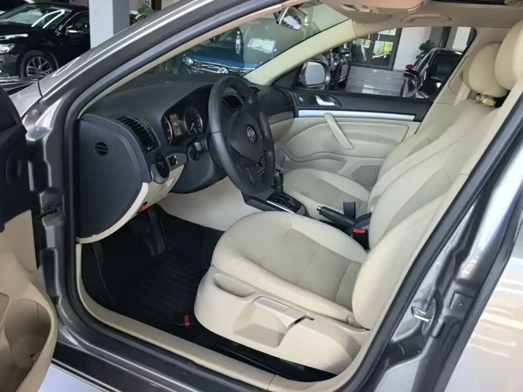 Skoda Octavia 2015 — фото 16