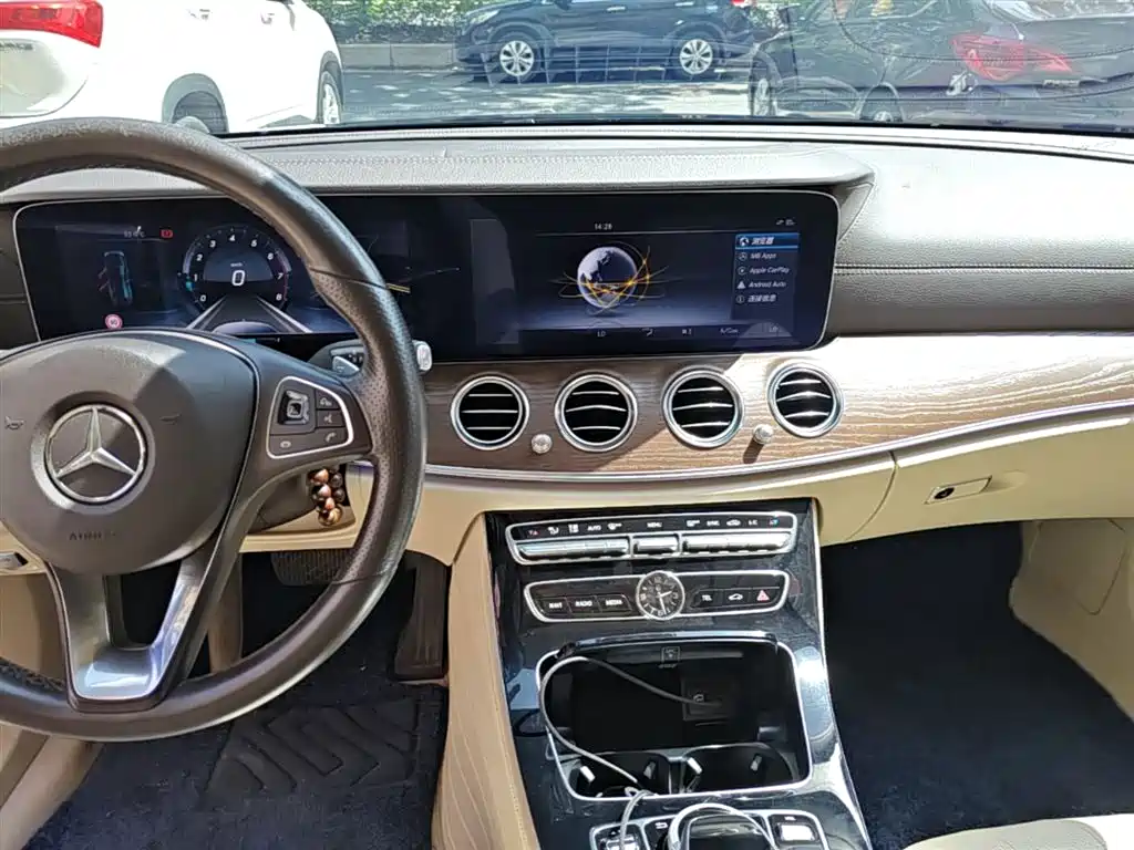 Mercedes-Benz E-Class 2017 — фото 13