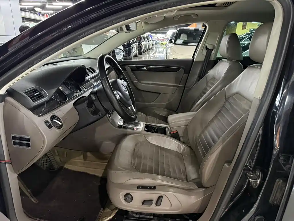 Volkswagen Magotan 2012