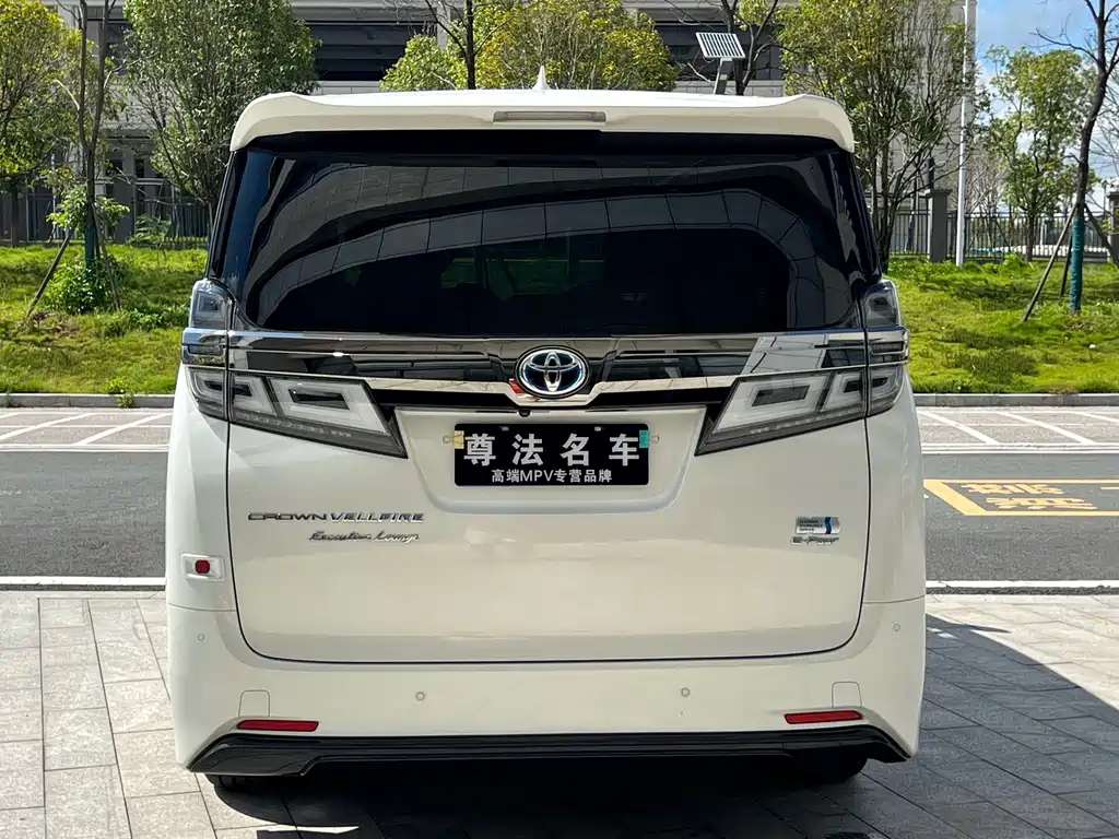 Toyota Vellfire 2022 — фото 5