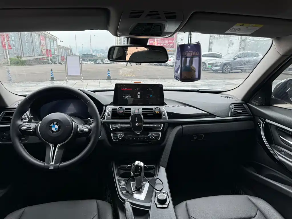 BMW 3 Series 2017 — фото 9