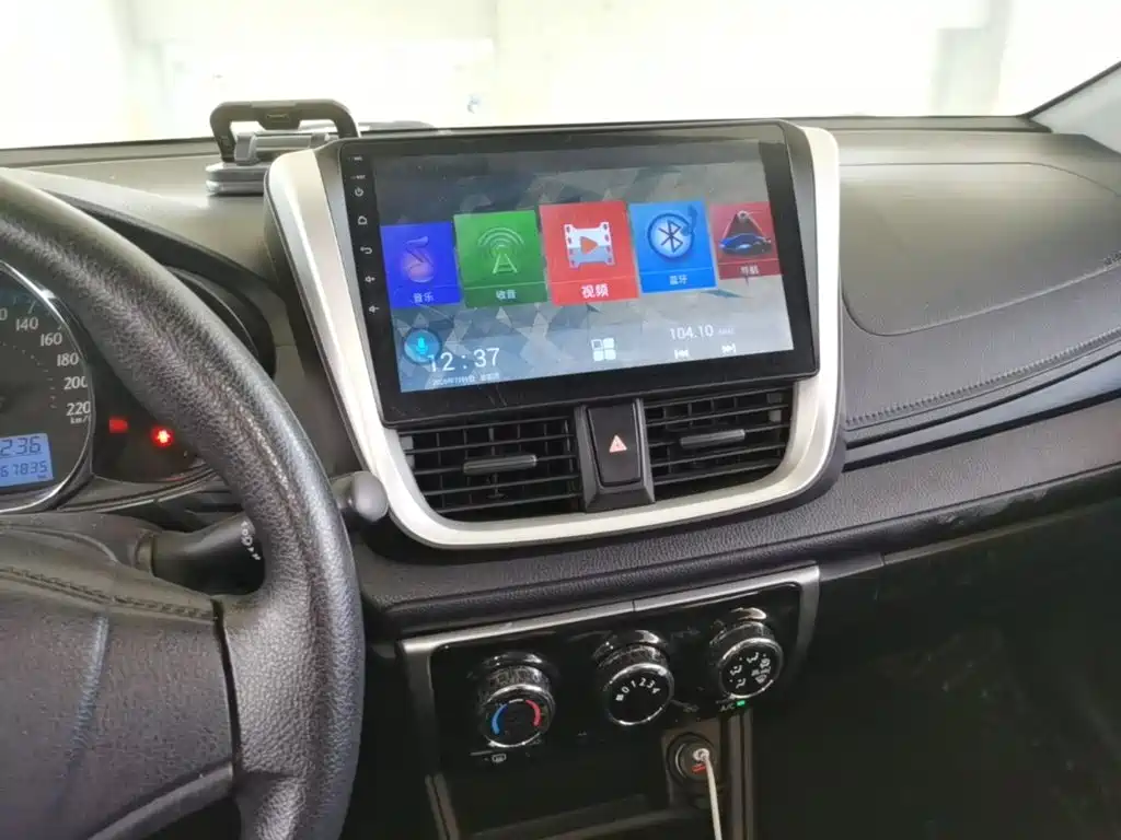 Toyota Yaris L 2018 — фото 13