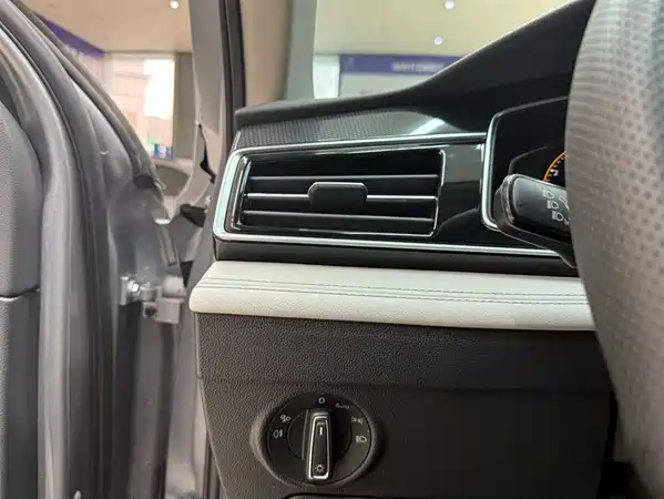 Volkswagen Tiguan L 2023