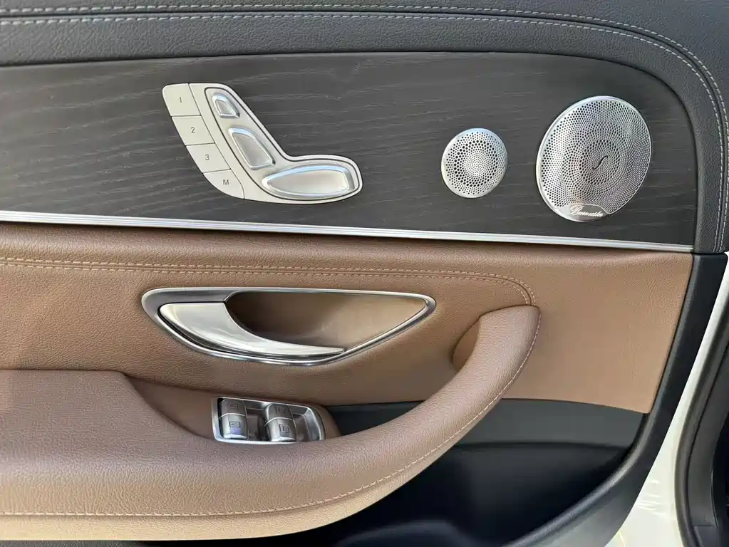 Mercedes-Benz E-Class 2019 — фото 16