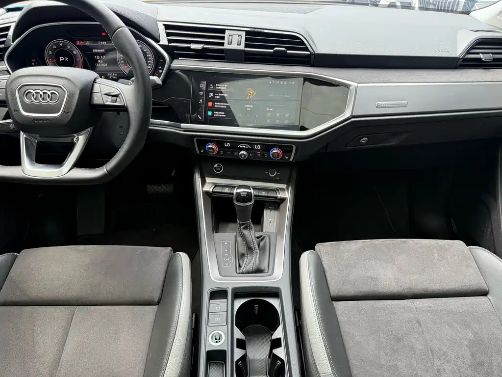 Audi Q3 2023 — фото 16