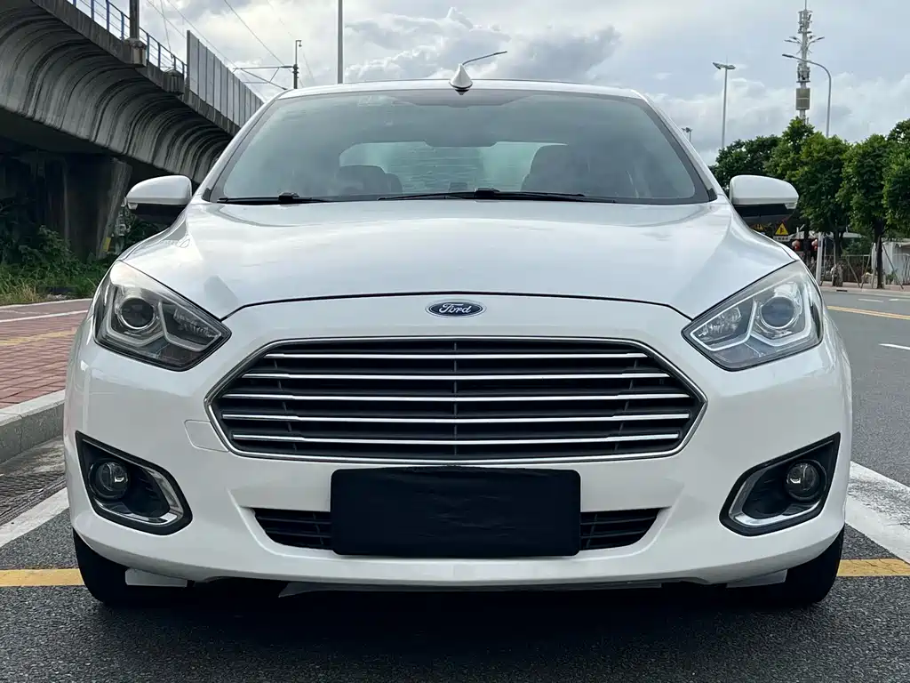 Ford Escort 2015
