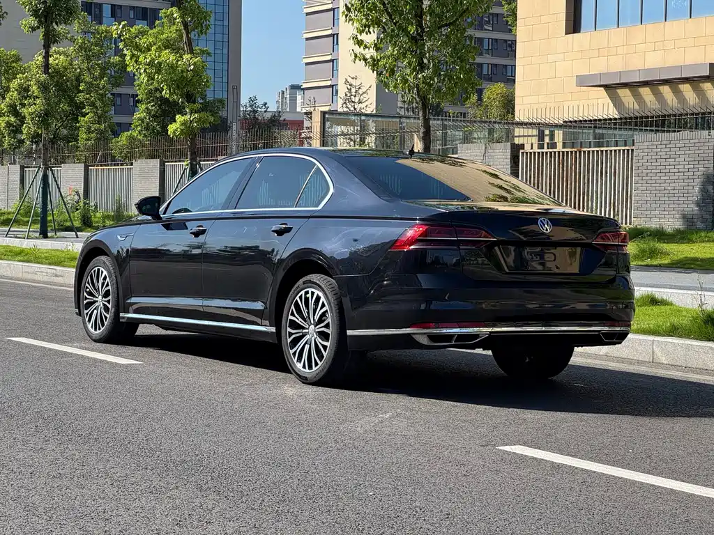 Volkswagen Phideon 2018 — фото 18