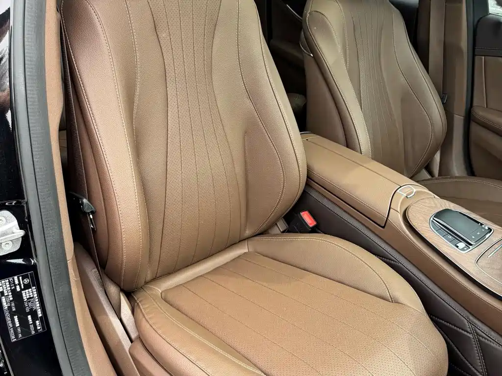 Mercedes-Benz E-Class 2023 — фото 10