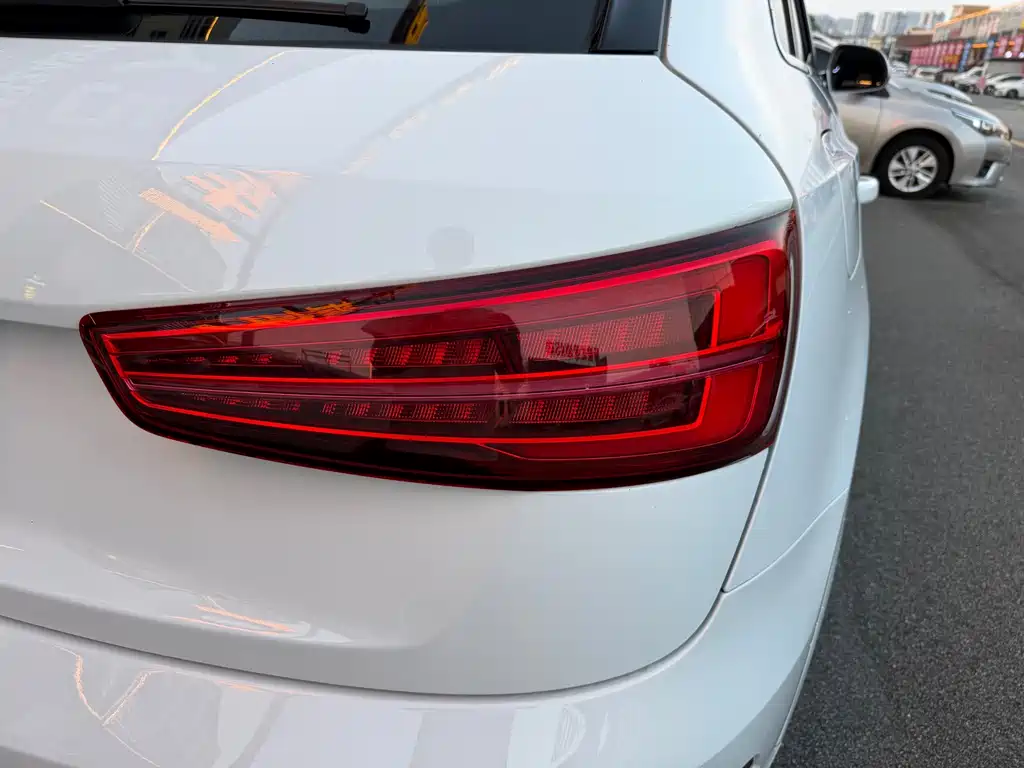 Audi Q3 2018 — фото 10