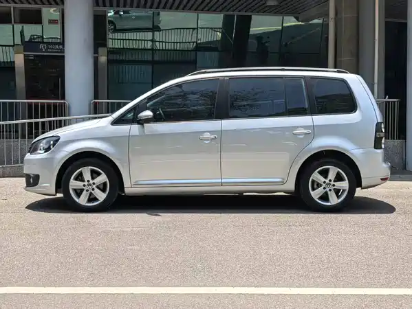 Volkswagen Touran 2015
