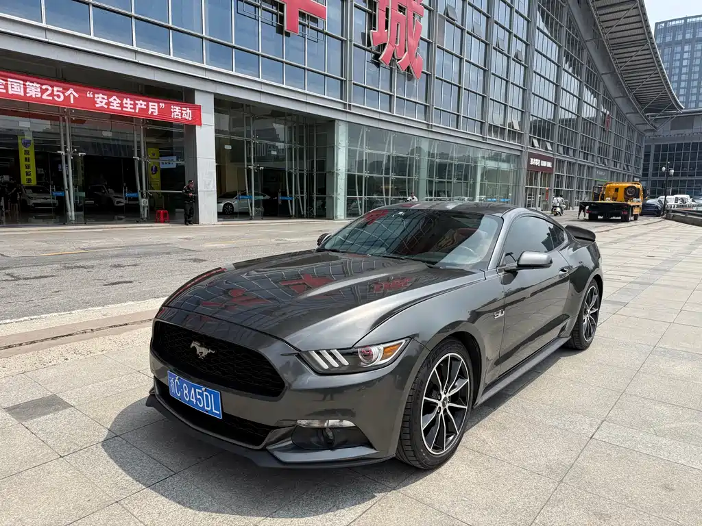 Ford Mustang 2017 — фото 1