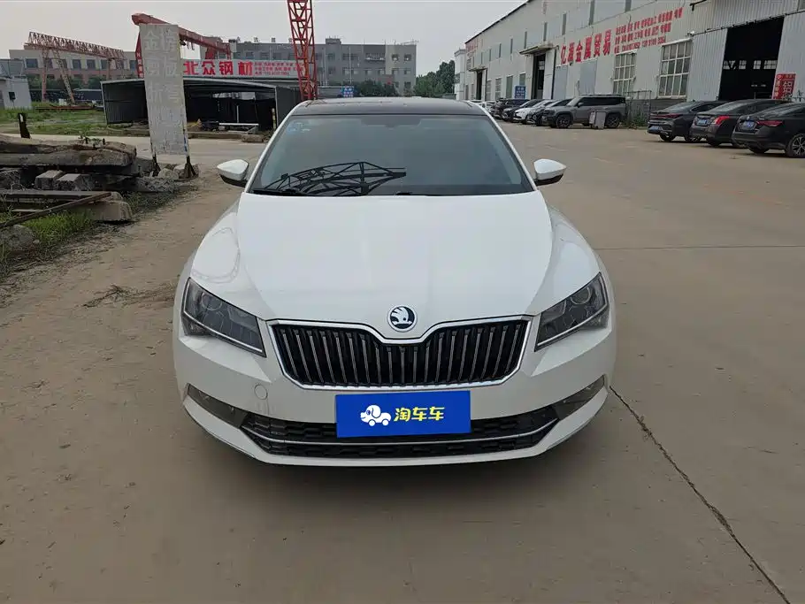 Skoda Superb 2019 — фото 2