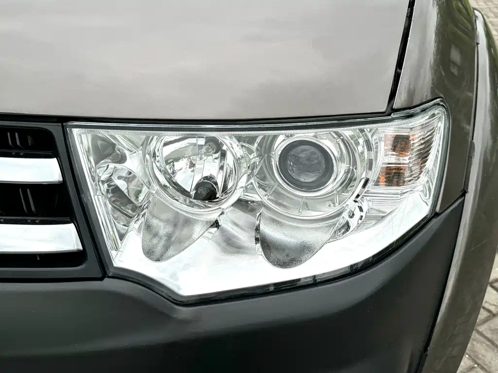 Mitsubishi Pajero Sport 2015 — фото 10