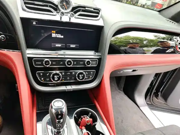 Bentley Bentayga 2022