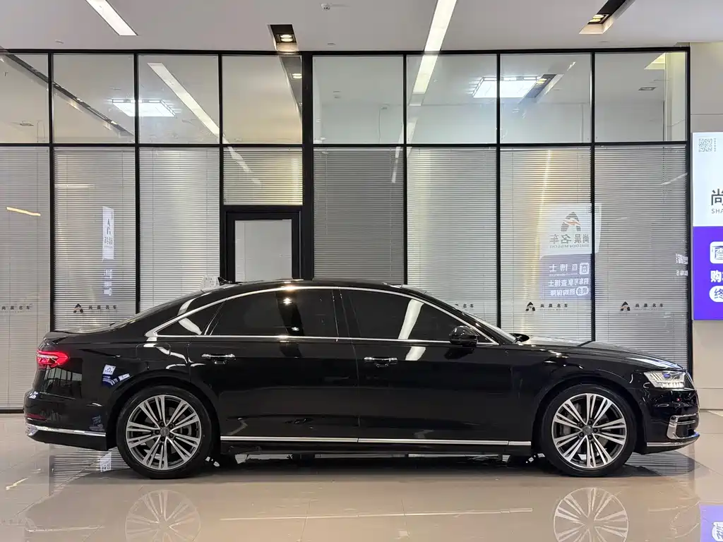 Audi A8 2019 — фото 18