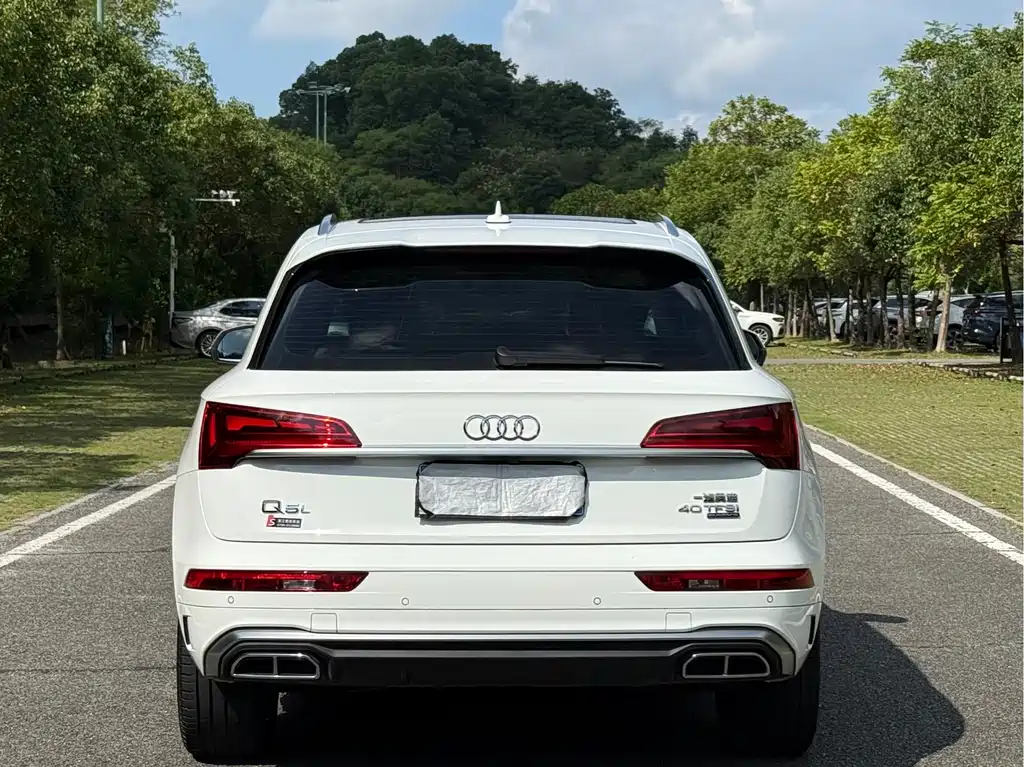 Audi Q5L 2022 — фото 8