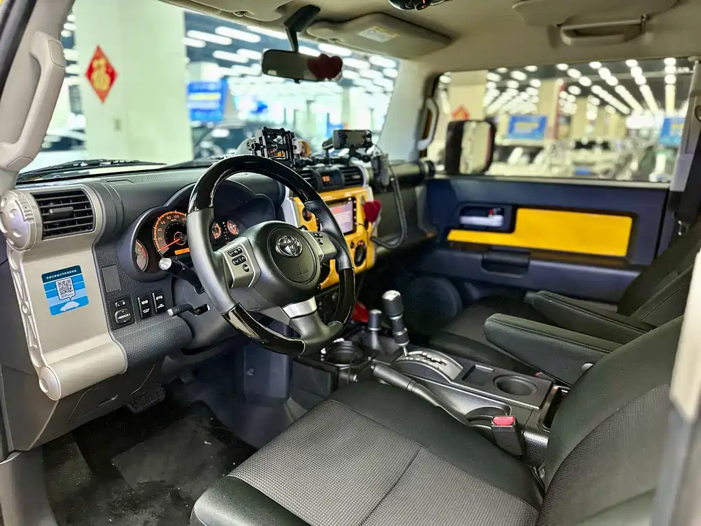 Toyota FJ Cruiser 2019 — фото 4