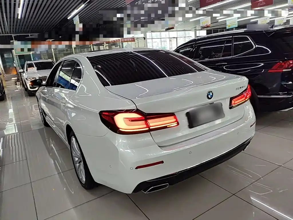 BMW 5 Series 2021 — фото 5