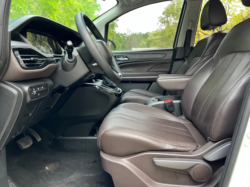GAC Motor Trumpchi M6 2020 — фото 7