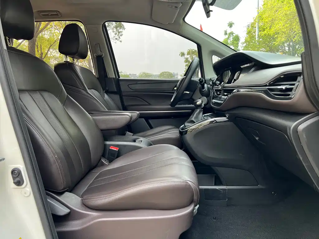 GAC Motor Trumpchi M6 2020 — фото 15