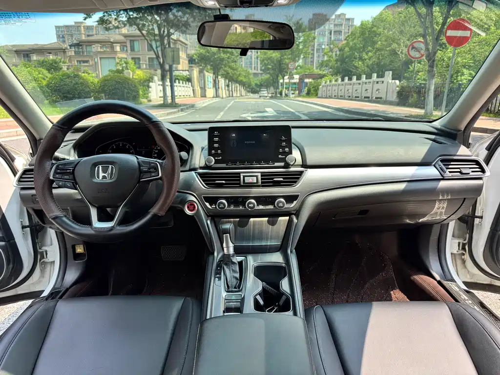 Honda Accord 2021 — фото 12