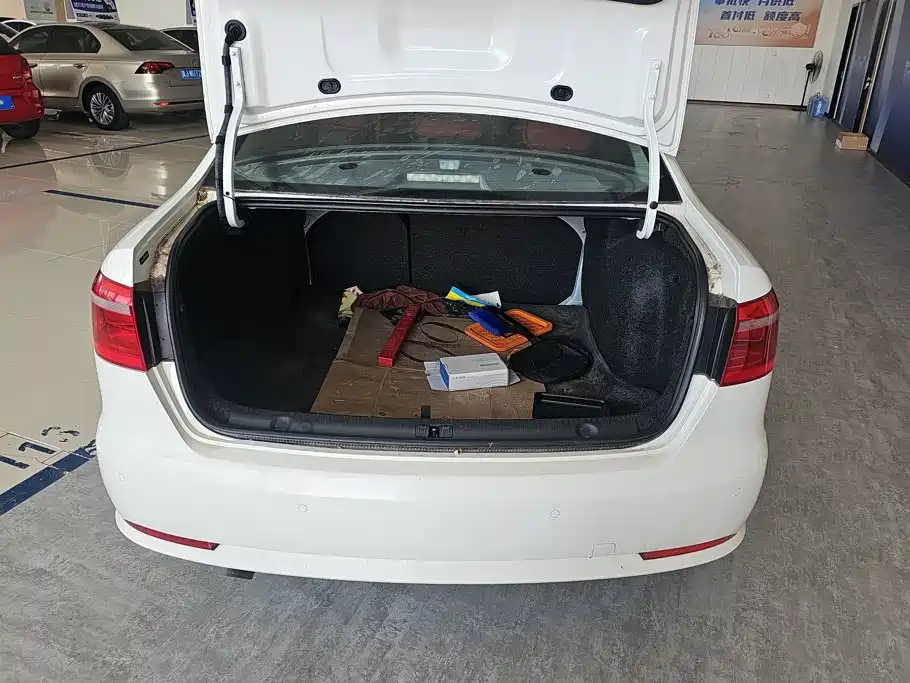 Volkswagen Lavida 2014