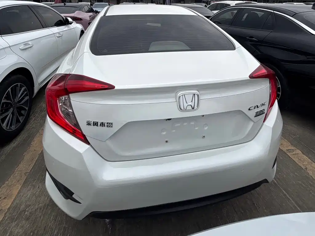 Honda Civic 2020 — фото 18