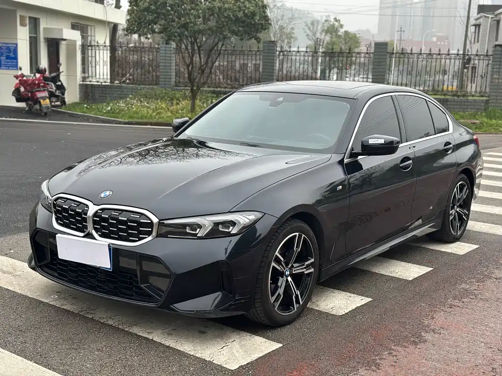 BMW 3 Series 2024 — фото 1