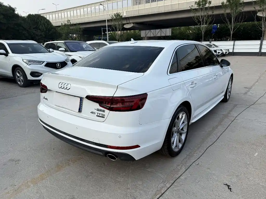 Audi A4L 2018 — фото 10