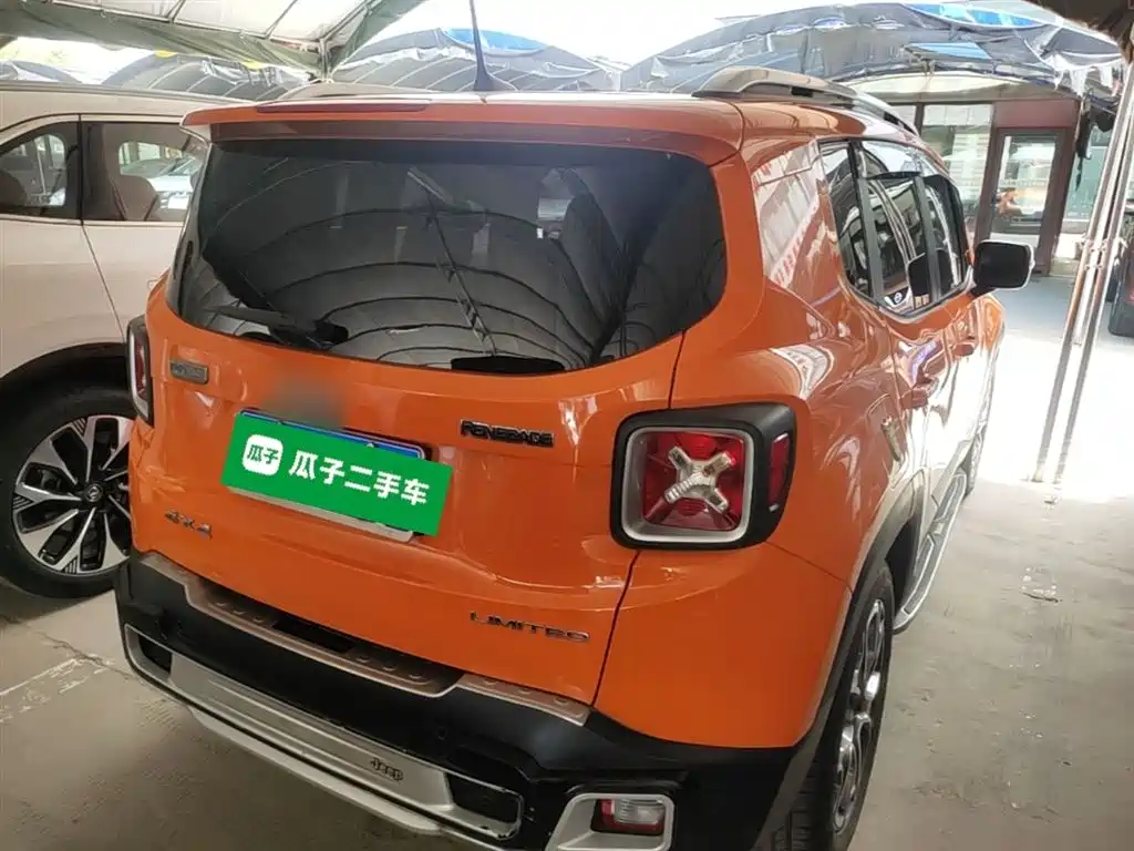 Jeep Renegade 2016 — фото 7
