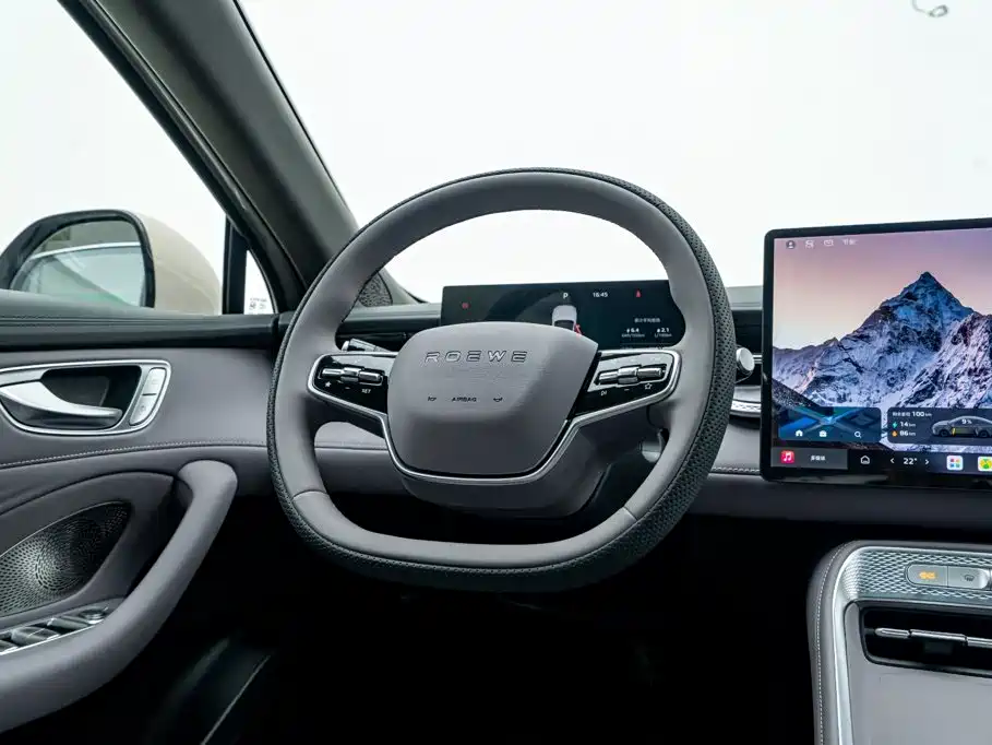 Roewe M7 DMH 2025 — фото 16