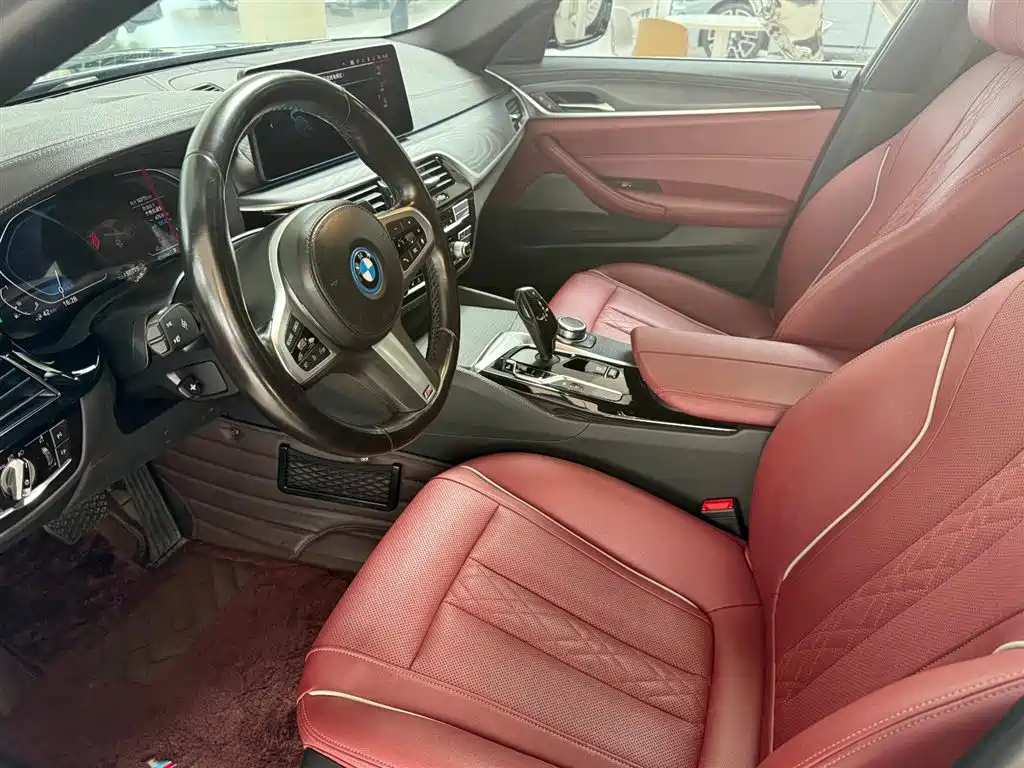 BMW 5 Series New Energy 2022 — фото 4