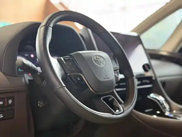 Toyota Alphard 2025