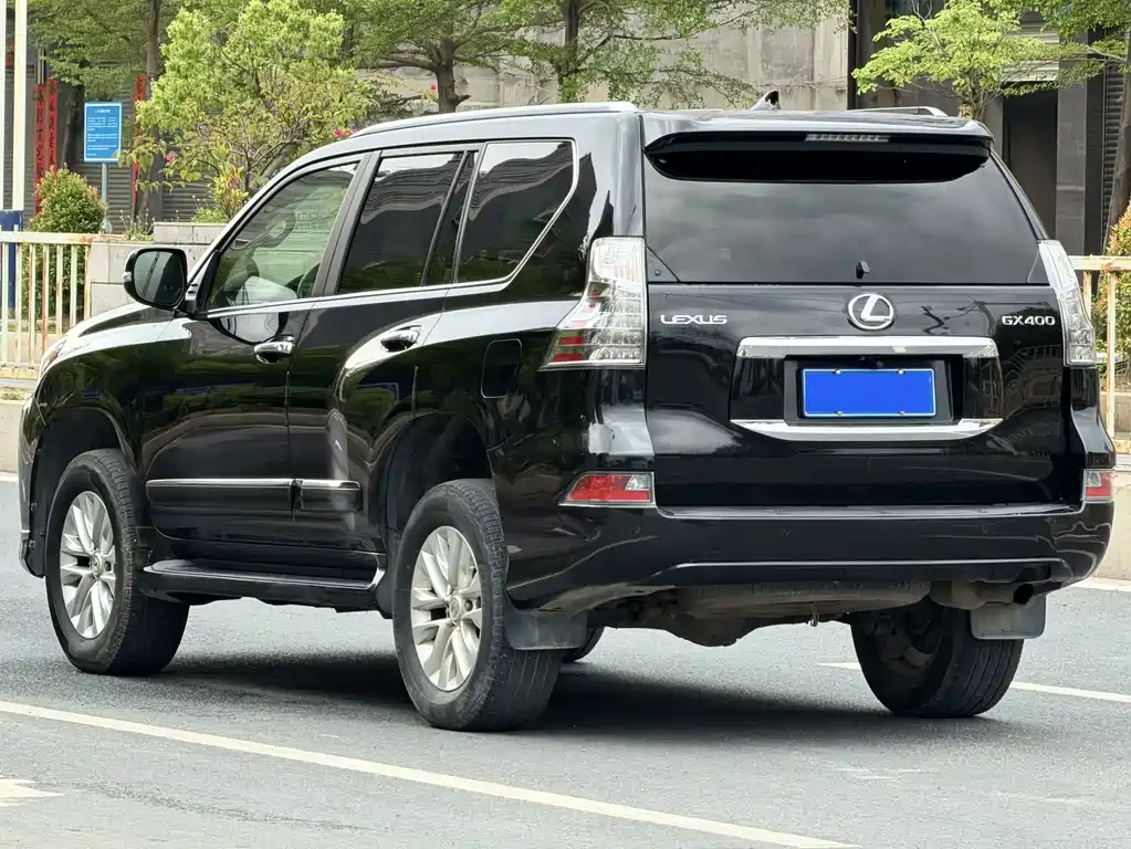 Lexus GX 2017 — фото 9