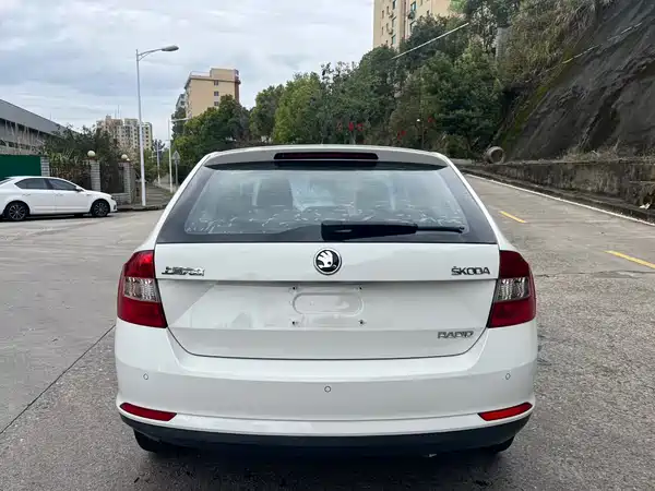 Skoda Rapid Spaceback 2014