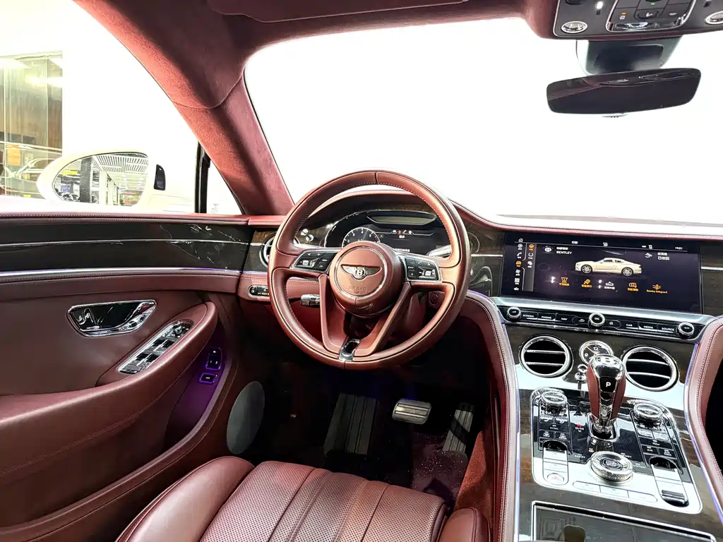 Bentley Continental 2020 — фото 20