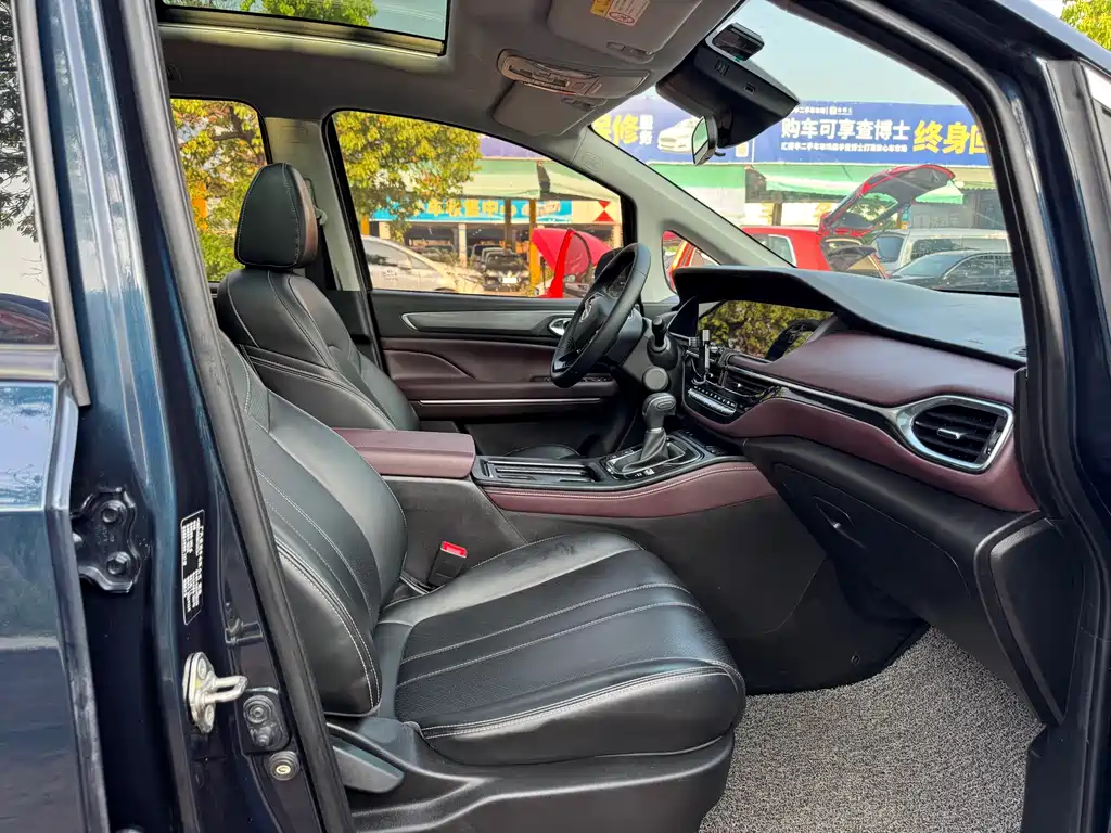 GAC Motor Trumpchi M6 2022 — фото 14