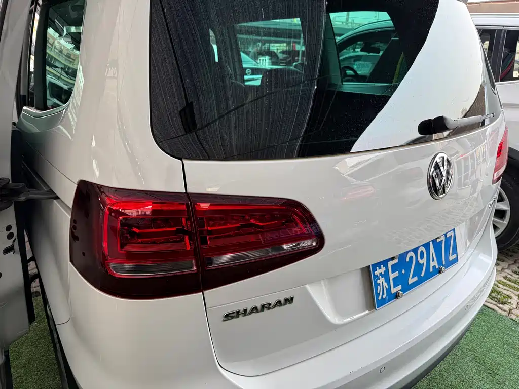 Volkswagen Sharan 2017 — фото 19
