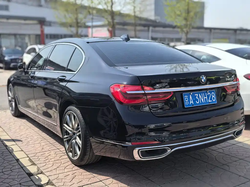 BMW 7 Series 2019 — фото 6