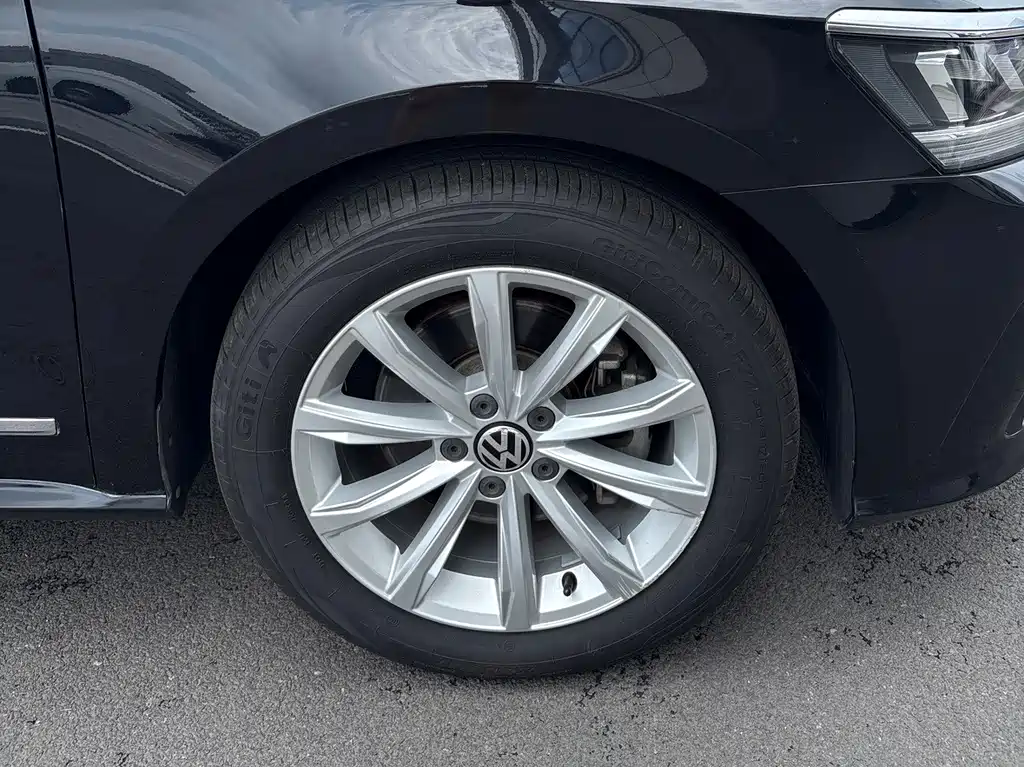 Volkswagen Passat 2019 — фото 6