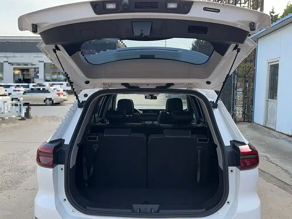 Chery Tiggo 8 2022 — фото 12