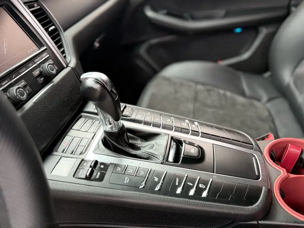 Porsche Macan 2014 — фото 12
