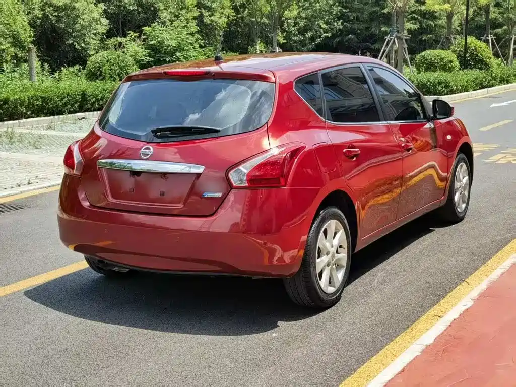 Nissan Tiida 2015