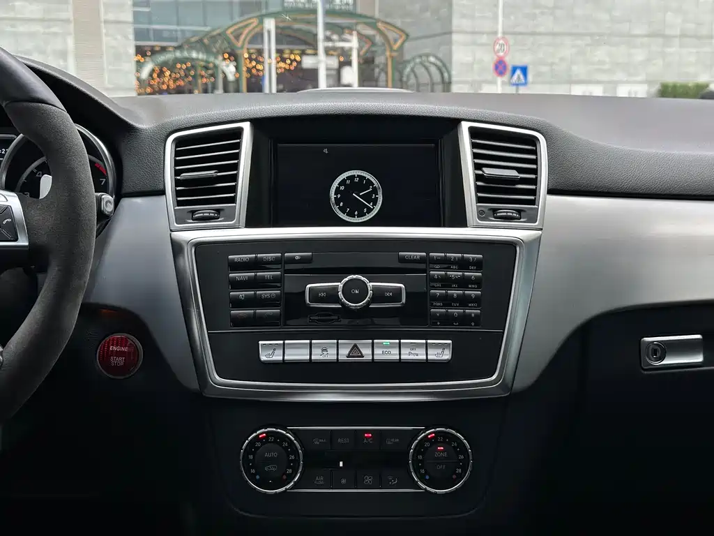 Mercedes-Benz M-Class AMG 2015 — фото 13