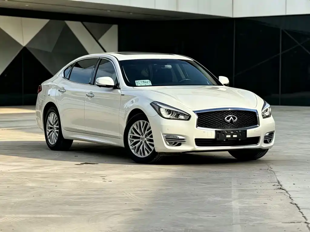 Infiniti Q70 2017
