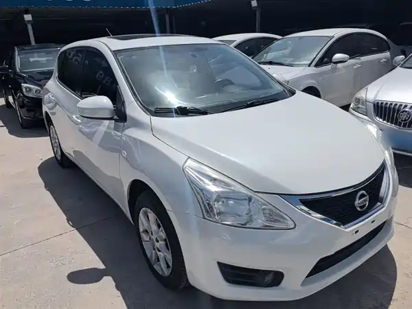 Nissan Tiida 2014