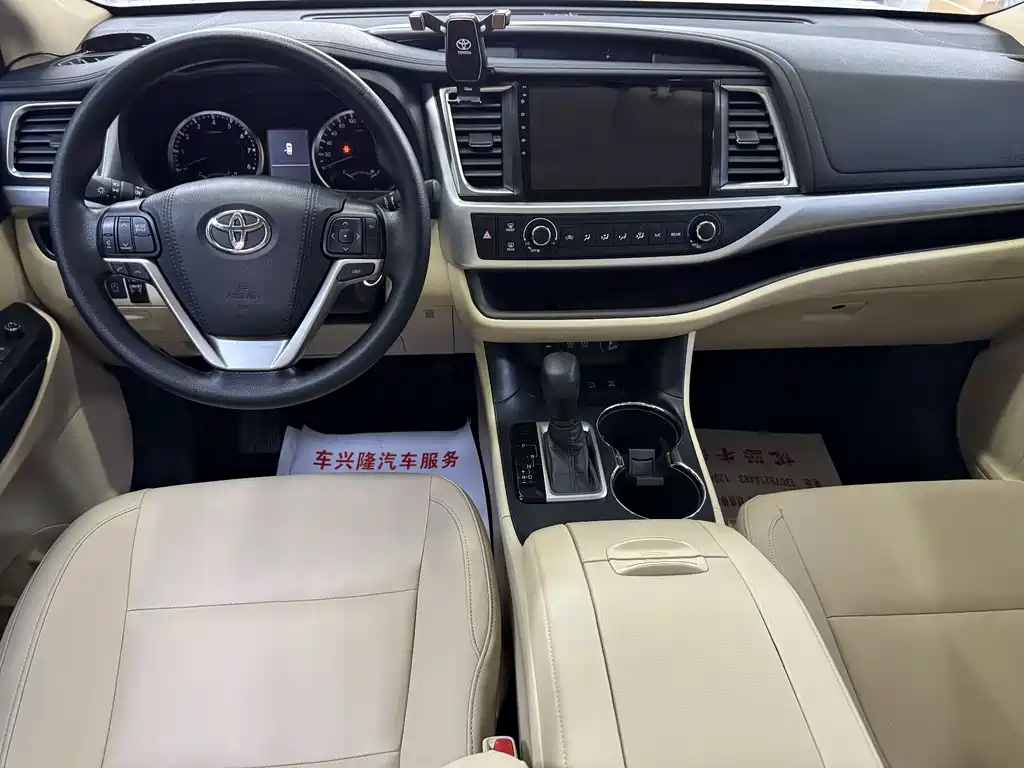 Toyota Highlander 2021 — фото 12