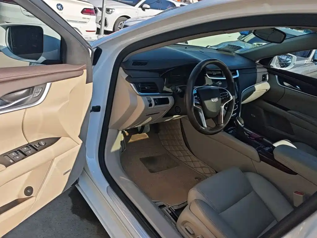 Cadillac XTS 2017 — фото 12
