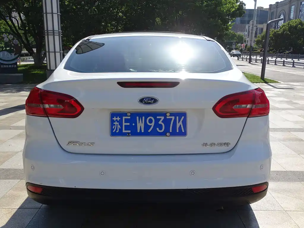 Ford Focus 2015 — фото 6